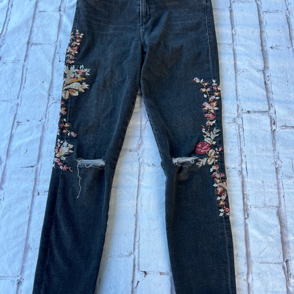 Abercrombie & Fitch Black Floral Embroidered Skinny Jeans